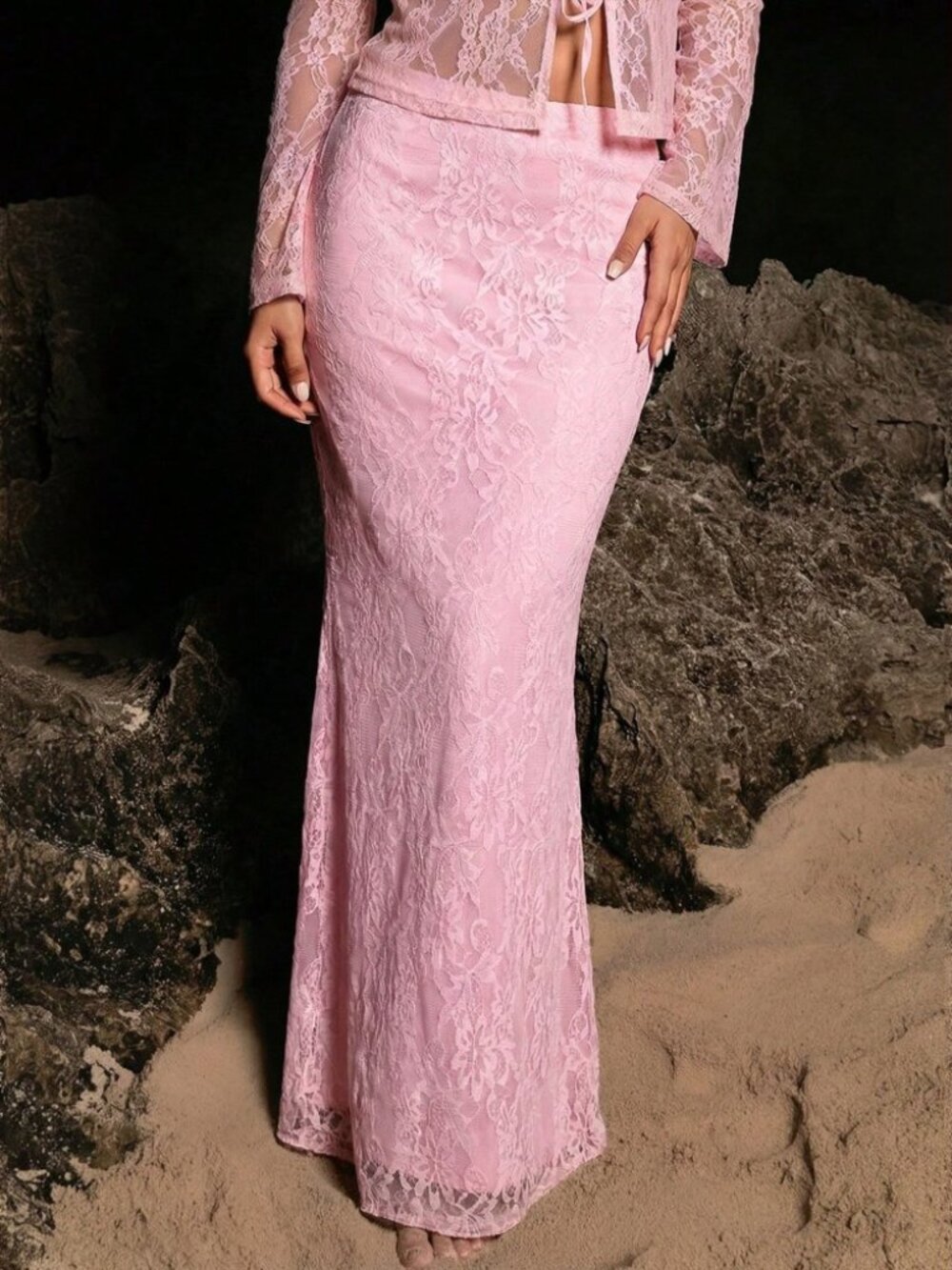 Pink Lace Maxi Skirt with Fitted Mermaid Silhouette